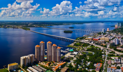 Best Online Florida Real Estate Schools Reviewed for 2023